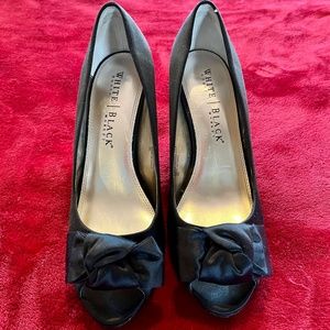 White House Black Market Rachel Heels Shoes size 9